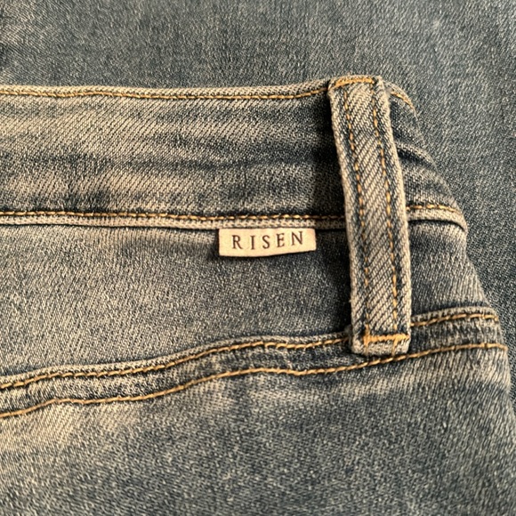 Women’s Risen Jeans, size 7/28 - Picture 6 of 8